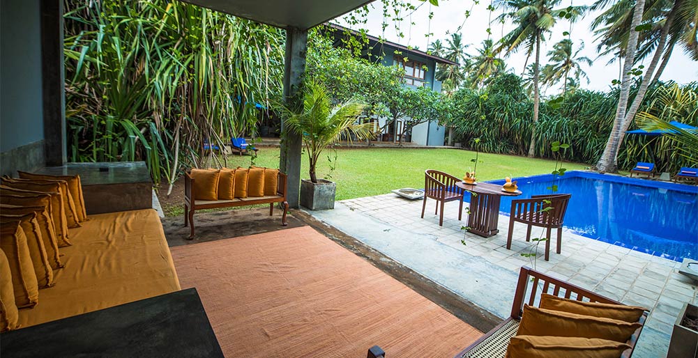 Saffron and Blue - Living area near pool